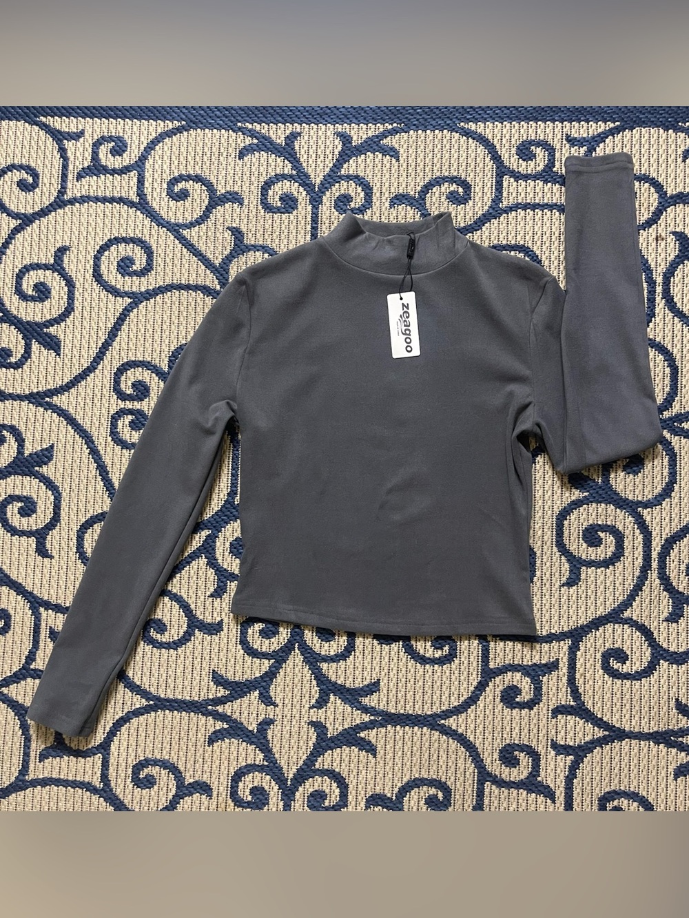 zeagoo Gray Long Sleeve Mock Neck Crop Top